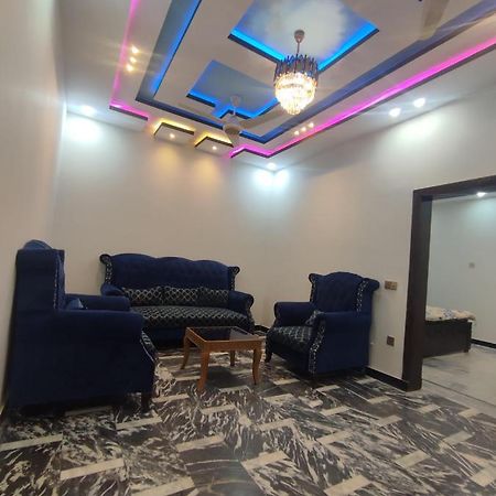 Lavish Residency Guest House Fasial Town ラーワルピンディー エクステリア 写真